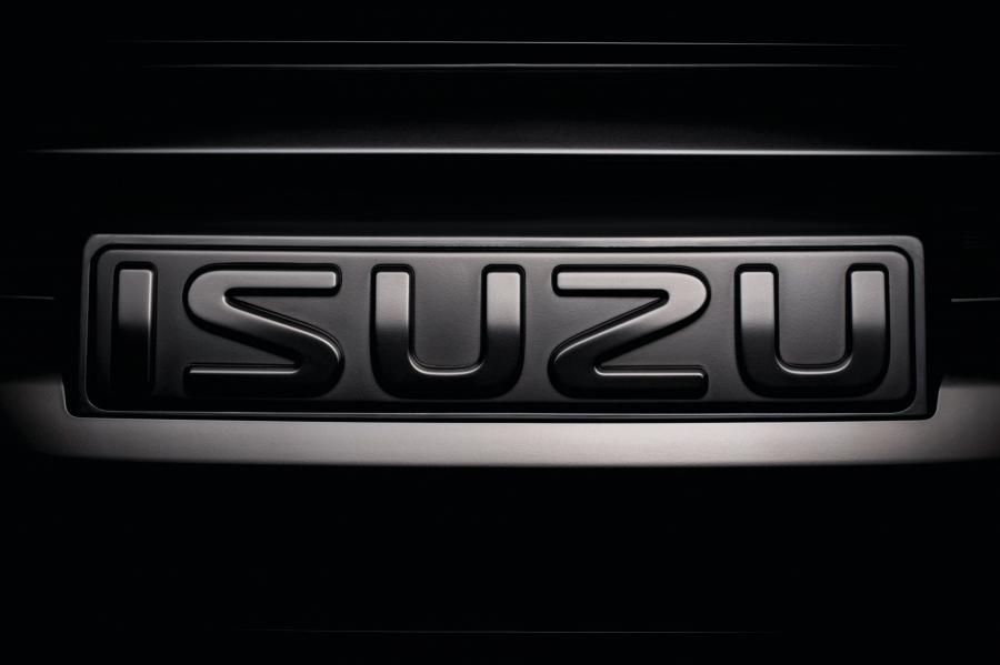 Логотип Isuzu D-Max Stealth by Arctic Trucks 2018 года  (UK) (фото 6 из 12)